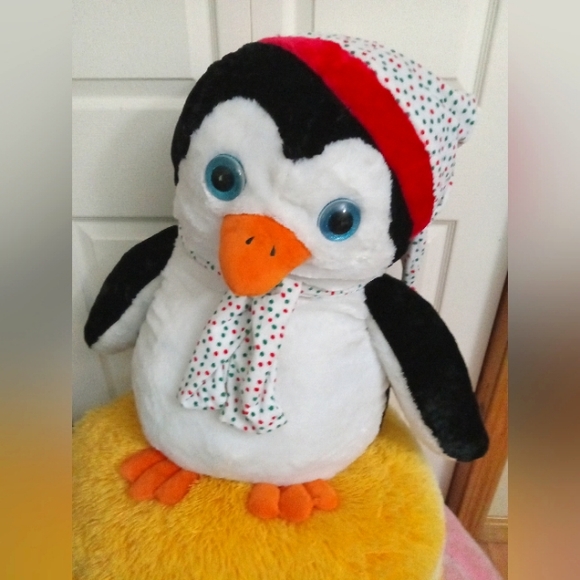 Giant stuffed penguin - Picture 1 of 1